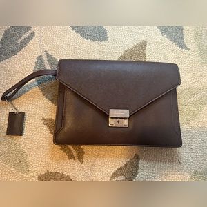 Burberry clutch/crossoby bag
